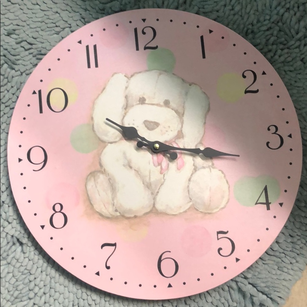 Puppy pink clock